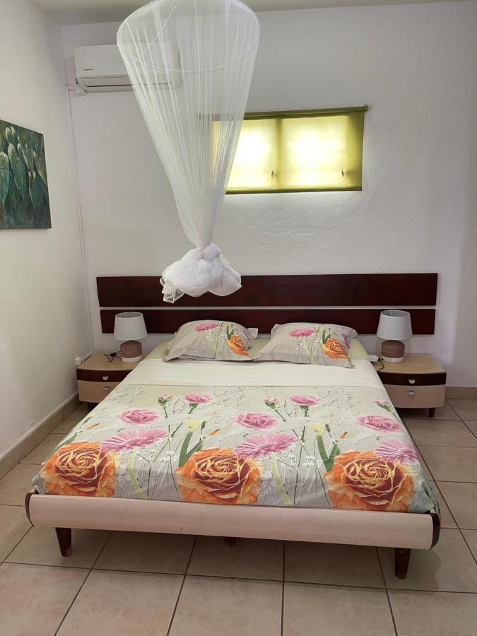 Hotel La Colline Bed&Table Le Lamentin Exterior foto
