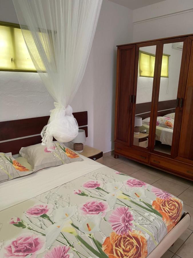 Hotel La Colline Bed&Table Le Lamentin Exterior foto