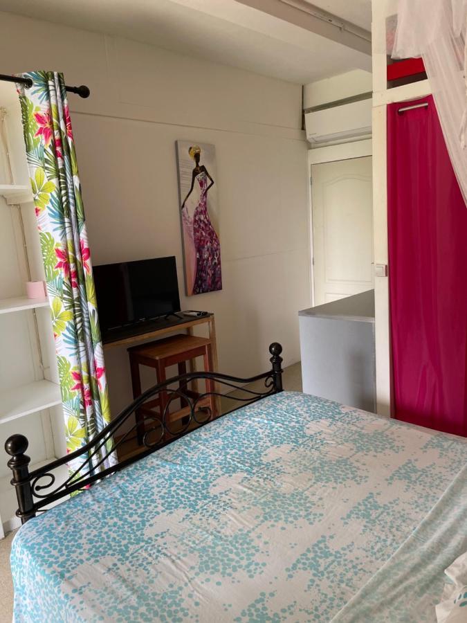 Hotel La Colline Bed&Table Le Lamentin Exterior foto