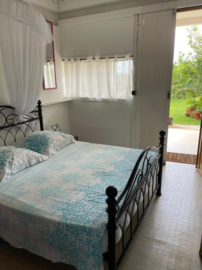Hotel La Colline Bed&Table Le Lamentin Exterior foto