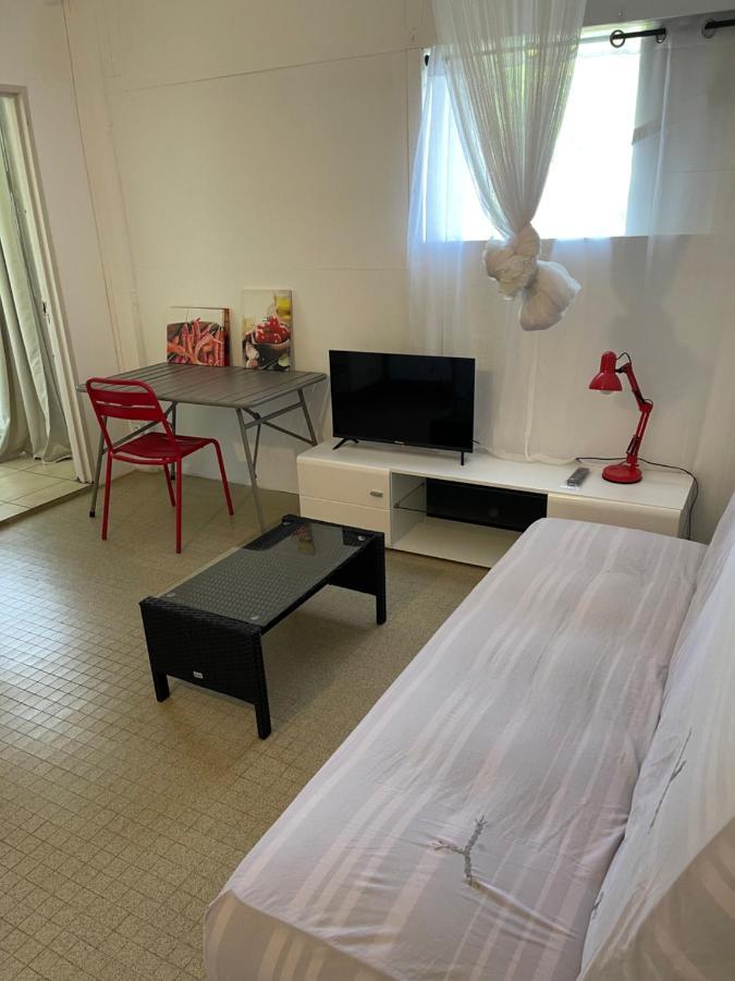 Hotel La Colline Bed&Table Le Lamentin Exterior foto