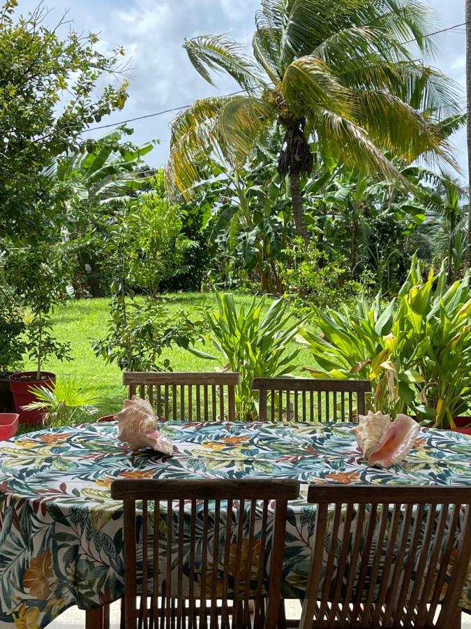 Hotel La Colline Bed&Table Le Lamentin Exterior foto