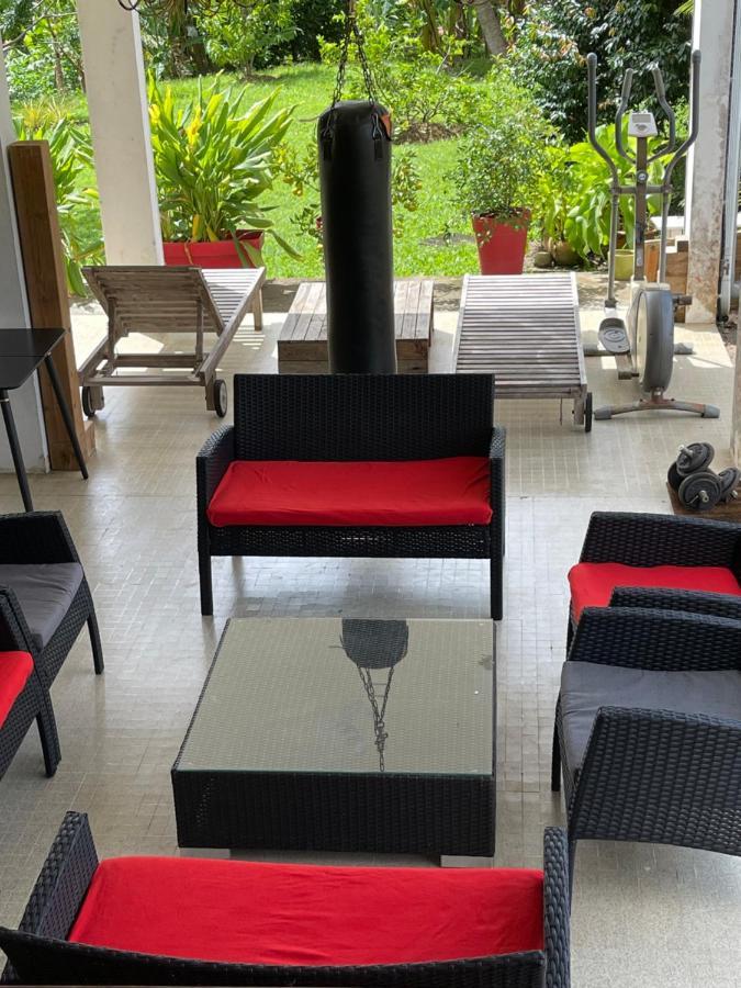 Hotel La Colline Bed&Table Le Lamentin Exterior foto