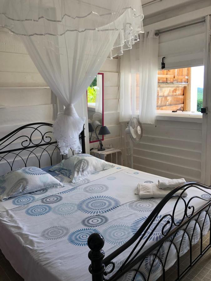 Hotel La Colline Bed&Table Le Lamentin Exterior foto